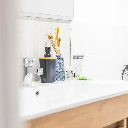 Le Cosy Wifi Clim Jardin Pros Servicesconciergerie Apartment Montpellier